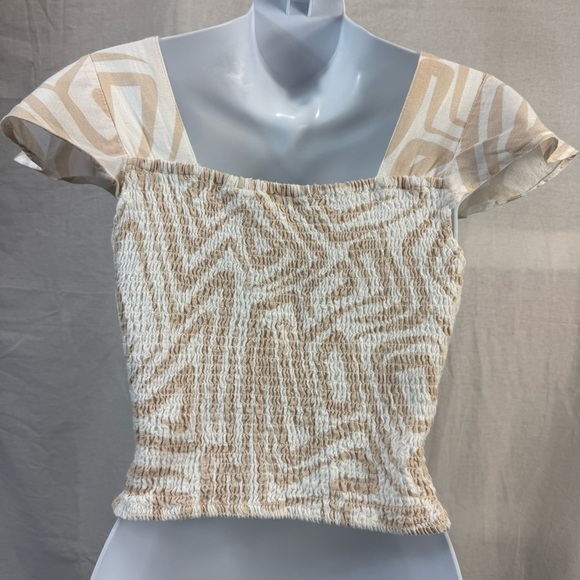 Midnight Sky Cream Tan Ruched Tie Front Cap Sleeve Blouse Size Medium - Picture 2 of 7